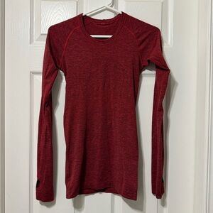 Lululemon swiftly long sleeve size 4 euc